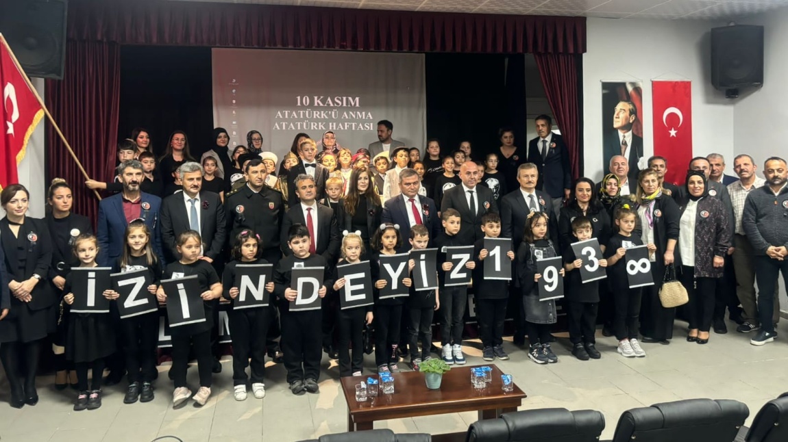 Cumhuriyetimizin Kurucusu Ulu Önder Mustafa Kemal Atatürk'ün ebediyete irtihalinin 85. Yılı anma töreni ilçe programı okulumuzda gerçekleştirilmiştir. 